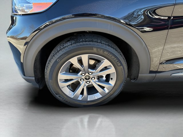 Certified 2022 Ford Explorer XLT w/ Equipment Group 202A AWD/4WD image 29