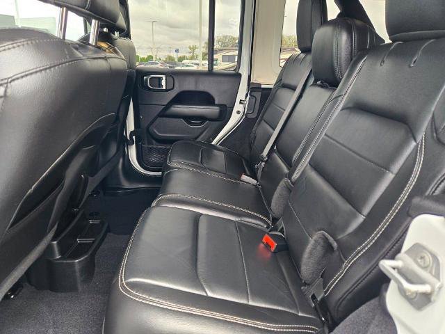 Used 2019 Jeep Wrangler Unlimited Sahara w/ Dual Top Group AWD/4WD image 15