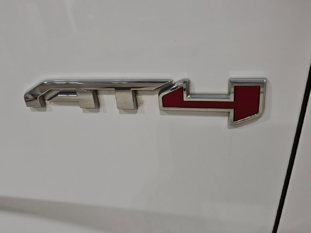 Used 2022 GMC Yukon AT4 w/ Technology Package AWD/4WD image 38