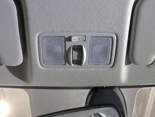 Used 2022 Hyundai Venue SEL image 16