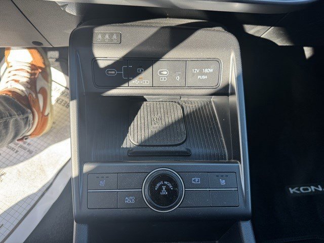 Used 2025 Hyundai Kona SEL image 21