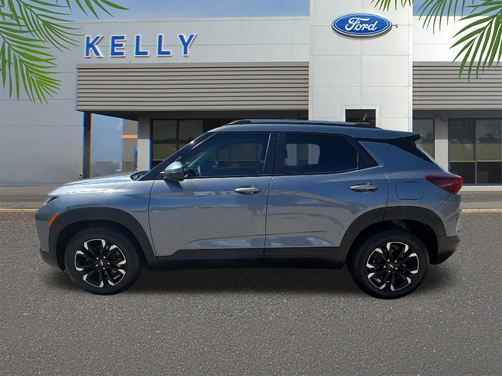 Used 2022 Chevrolet TrailBlazer LT FWD image 2