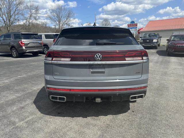 Used 2025 Volkswagen Atlas Cross Sport SEL Premium R-Line image 3