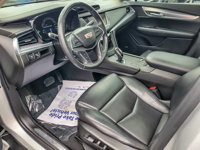 Used 2018 Cadillac XT5 Luxury w/ Driver Awareness Package image 12