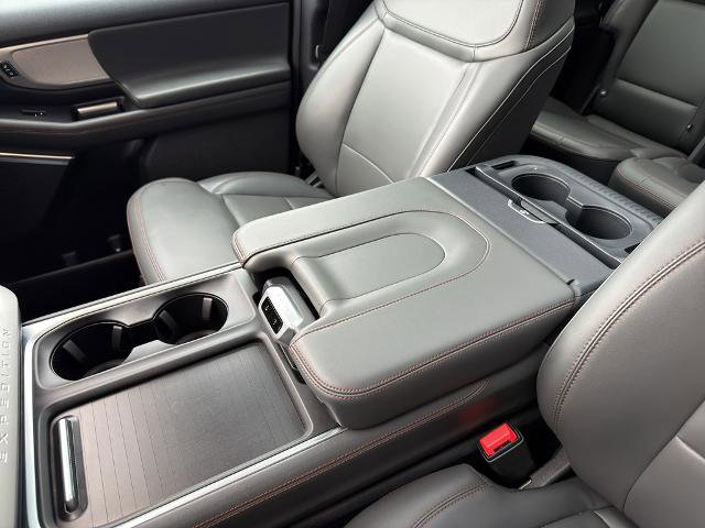 Certified 2025 Ford Expedition Active image 38