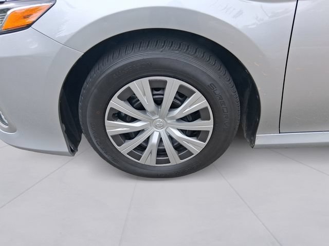 Used 2022 Toyota Camry LE FWD image 9