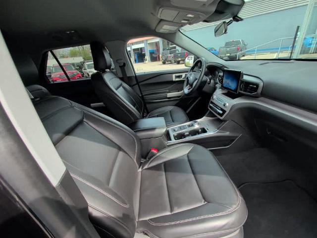 Certified 2023 Ford Explorer XLT w/ Equipment Group 202A image 10