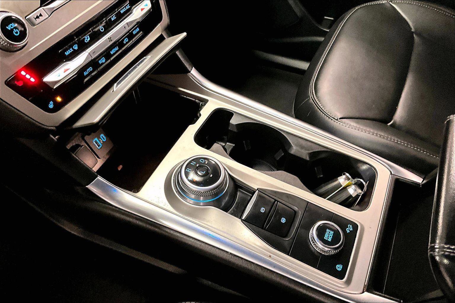 Certified 2022 Ford Explorer XLT w/ Equipment Group 202A image 16