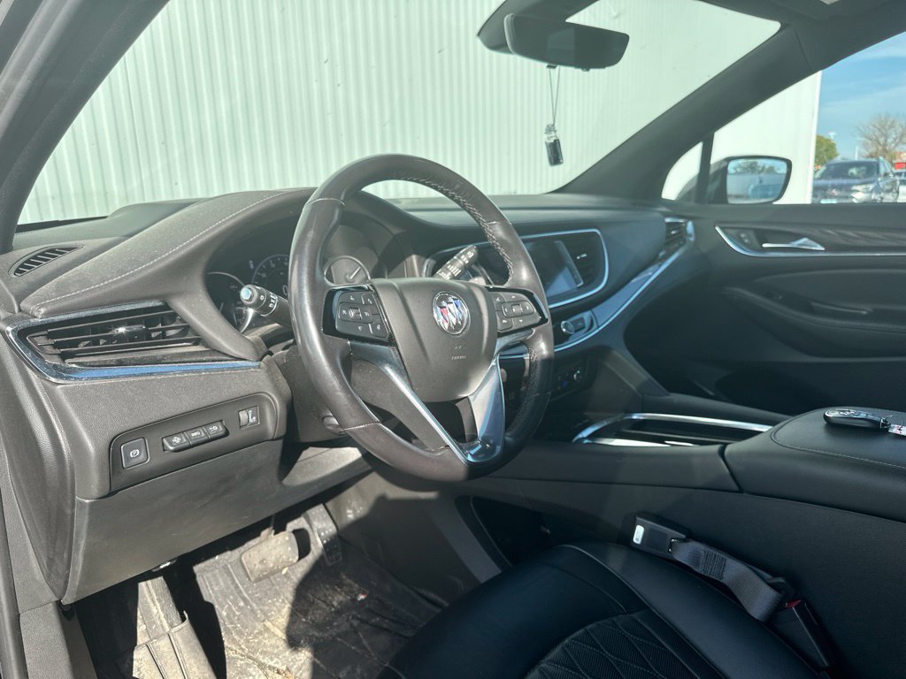 Used 2022 Buick Enclave Avenir w/ Avenir Technology Package AWD/4WD image 15