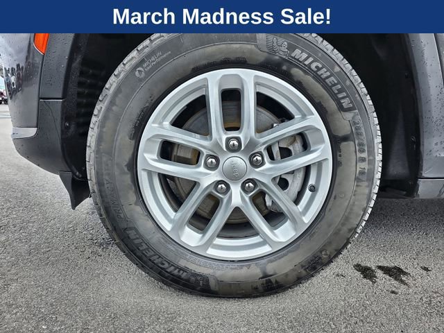 Used 2024 Jeep Grand Cherokee L Laredo image 12