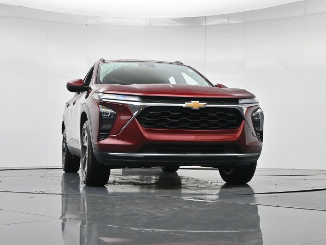 Used 2025 Chevrolet Trax LT w/ LT Convenience Package FWD image 37