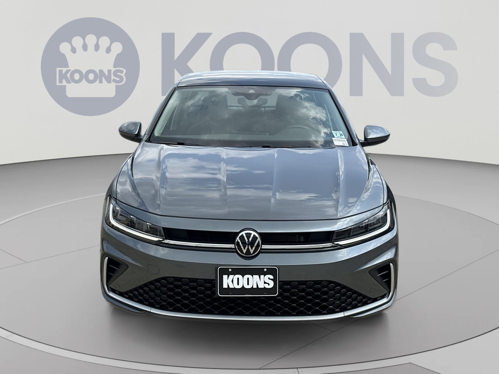 Used 2025 Volkswagen Jetta SE FWD image 4