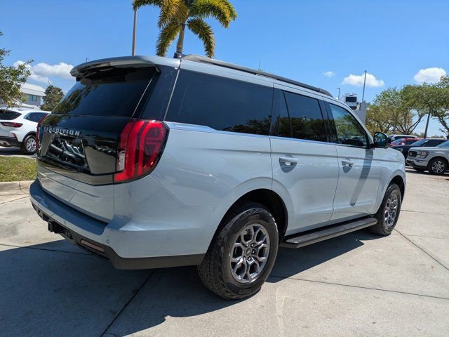 Certified 2025 Ford Expedition Active image 4