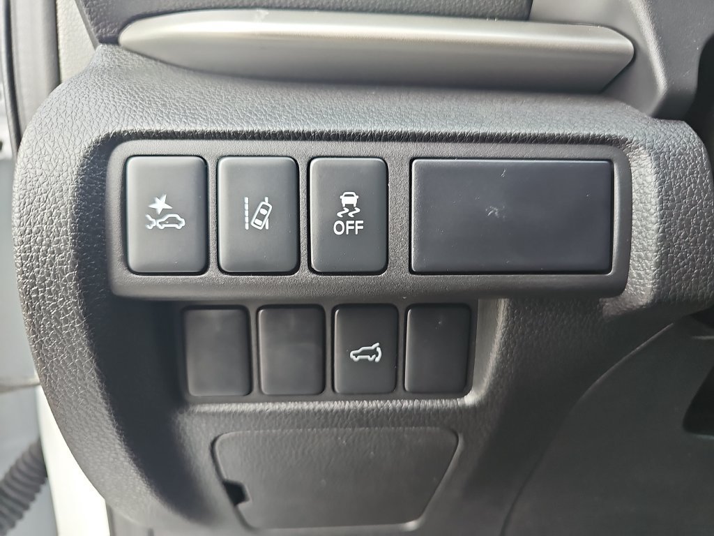 Used 2025 Mitsubishi Eclipse Cross AWD image 25