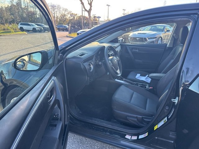 Used 2019 Toyota Corolla LE image 12