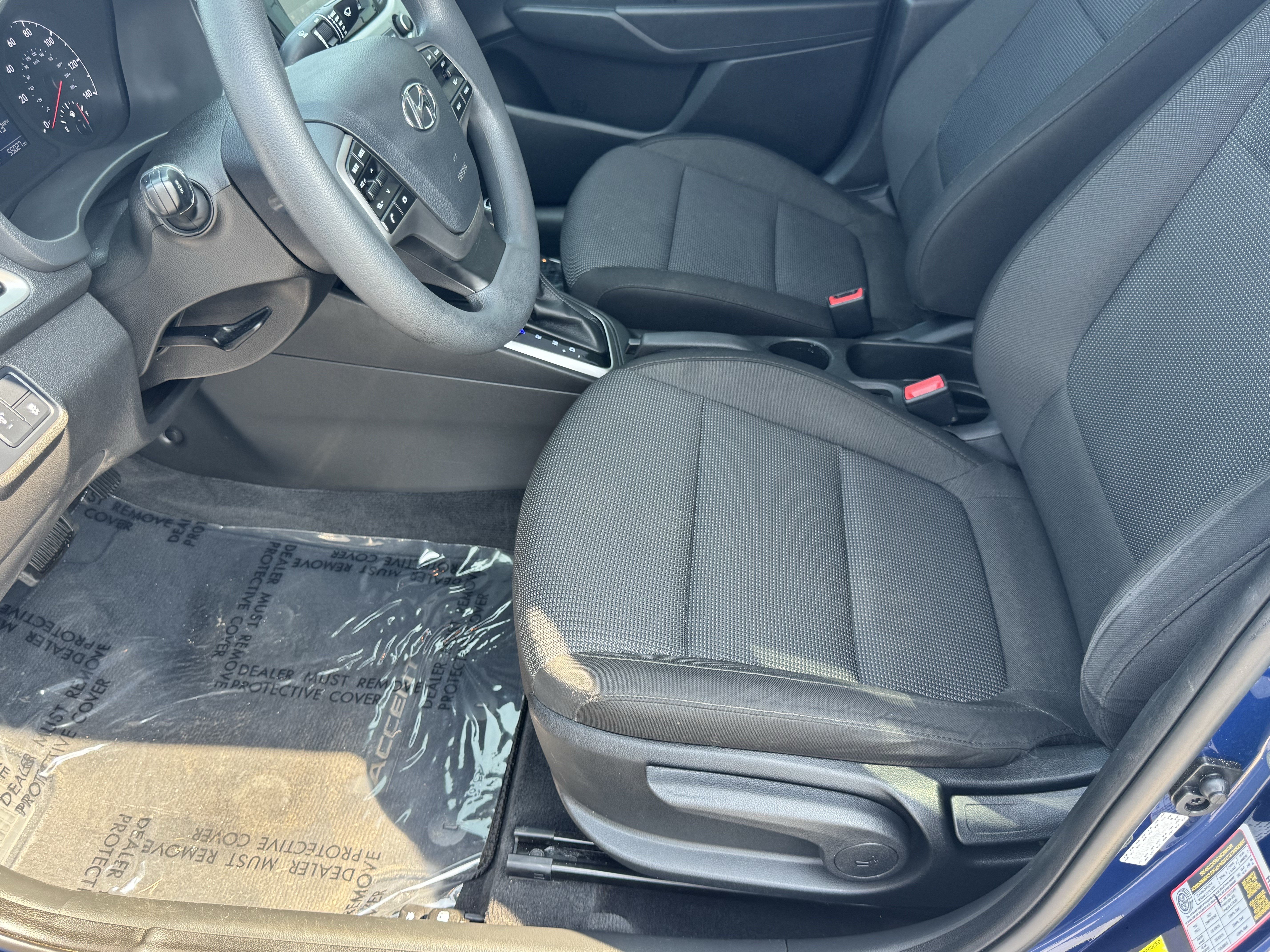 Used 2022 Hyundai Accent SE w/ Cargo Package FWD image 9