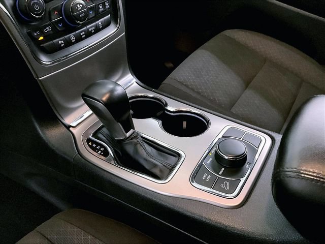 Used 2021 Jeep Grand Cherokee Laredo AWD/4WD image 16