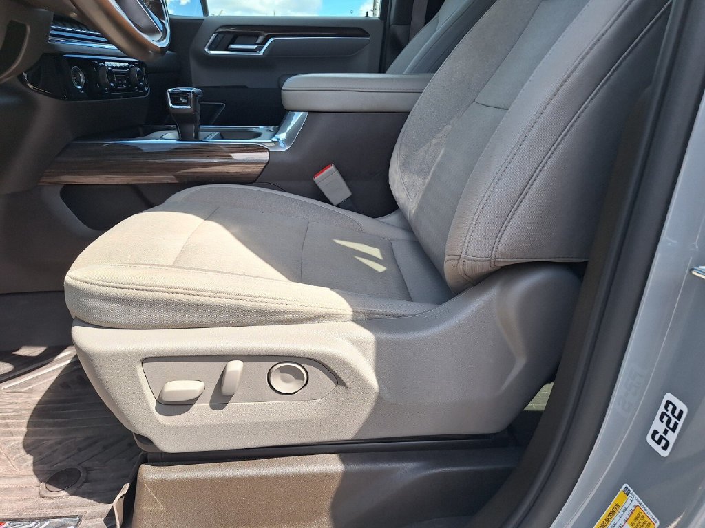 Used 2024 Chevrolet Silverado 1500 LT AWD/4WD image 30