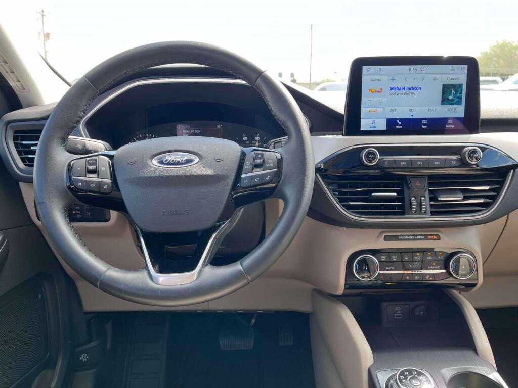 Certified 2022 Ford Escape SEL AWD/4WD image 2