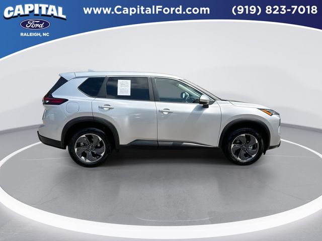 Used 2025 Nissan Rogue SV FWD image 9
