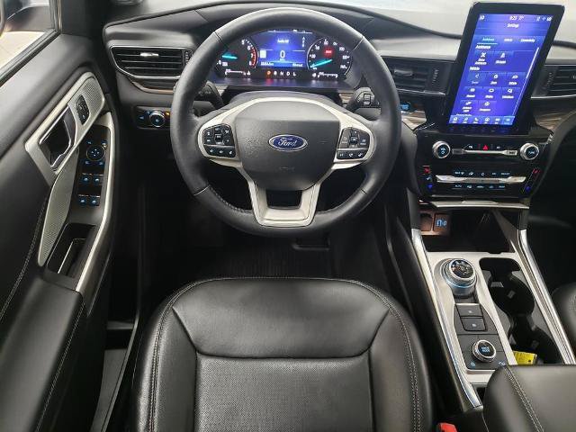 Certified 2023 Ford Explorer Limited w/ Limited Technology Package AWD/4WD image 16