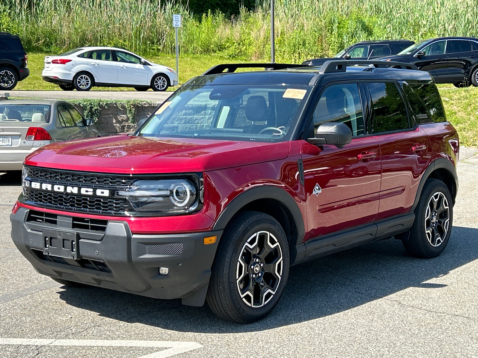 Certified 2025 Ford Bronco Sport Outer Banks w/ Outer Banks Tech Package+ AWD/4WD image 3
