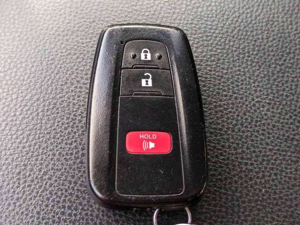 Used 2024 Toyota RAV4 XLE image 32