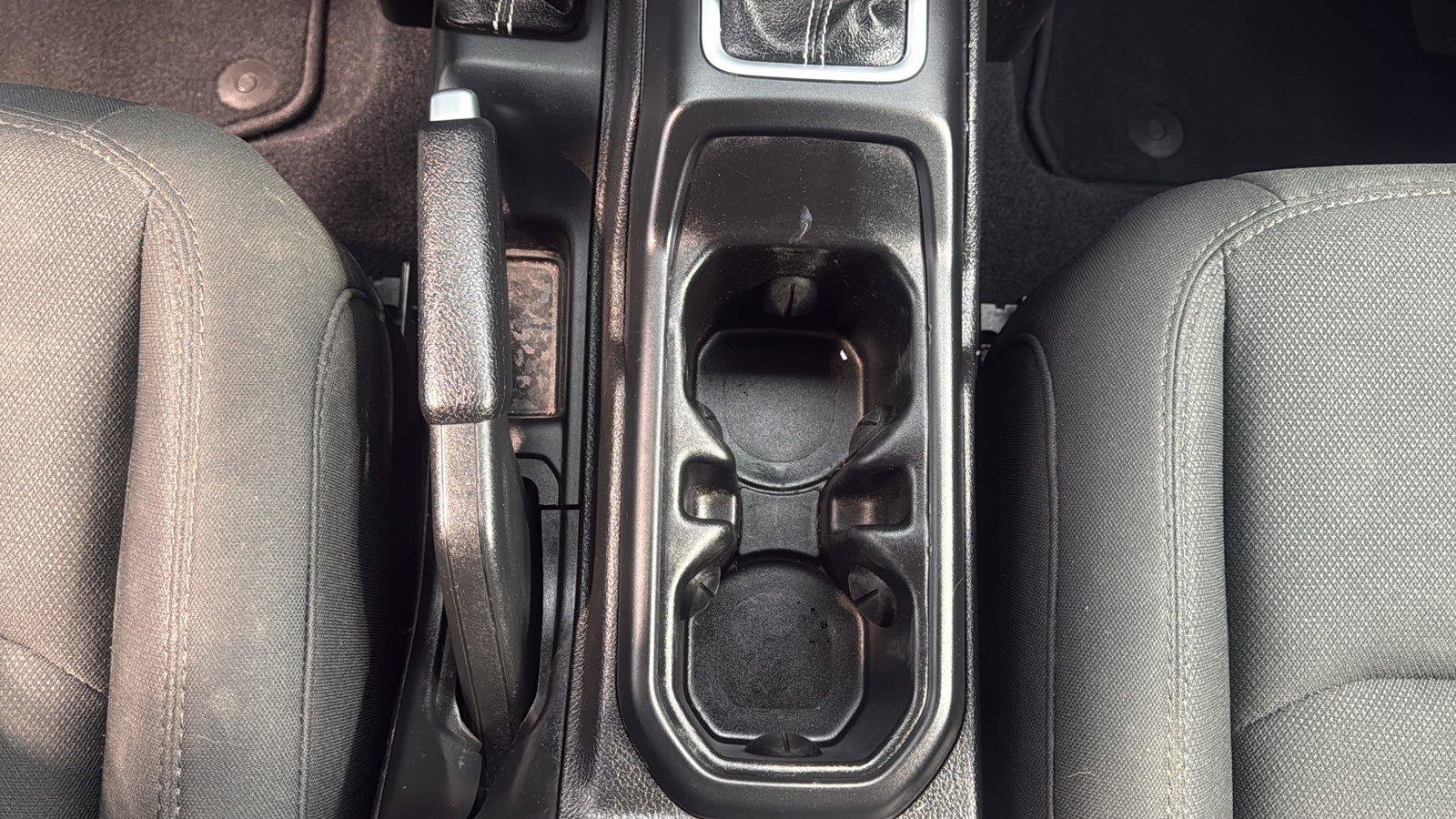 Used 2018 Jeep Wrangler Unlimited Sahara AWD/4WD image 23