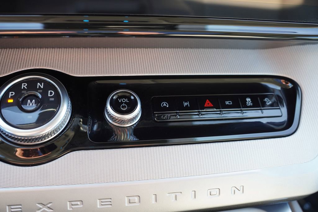 Certified 2025 Ford Expedition Max Active image 33