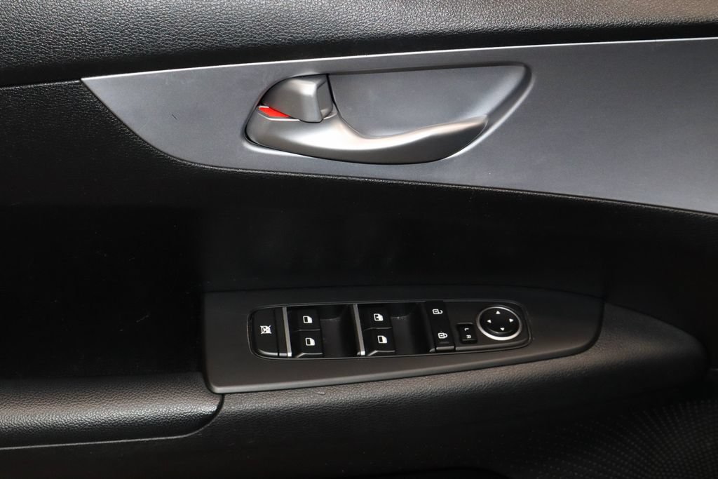 Used 2024 Kia Forte LXS FWD image 22