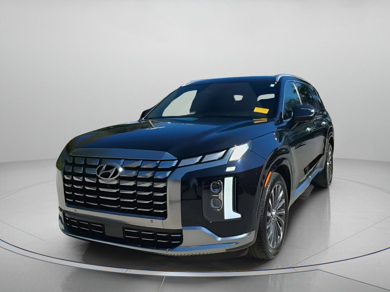 Used 2024 Hyundai Palisade Calligraphy image 2