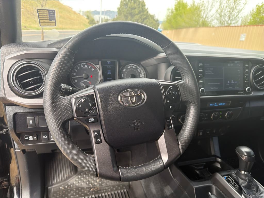 Used 2022 Toyota Tacoma TRD Sport w/ Technology Package AWD/4WD image 15