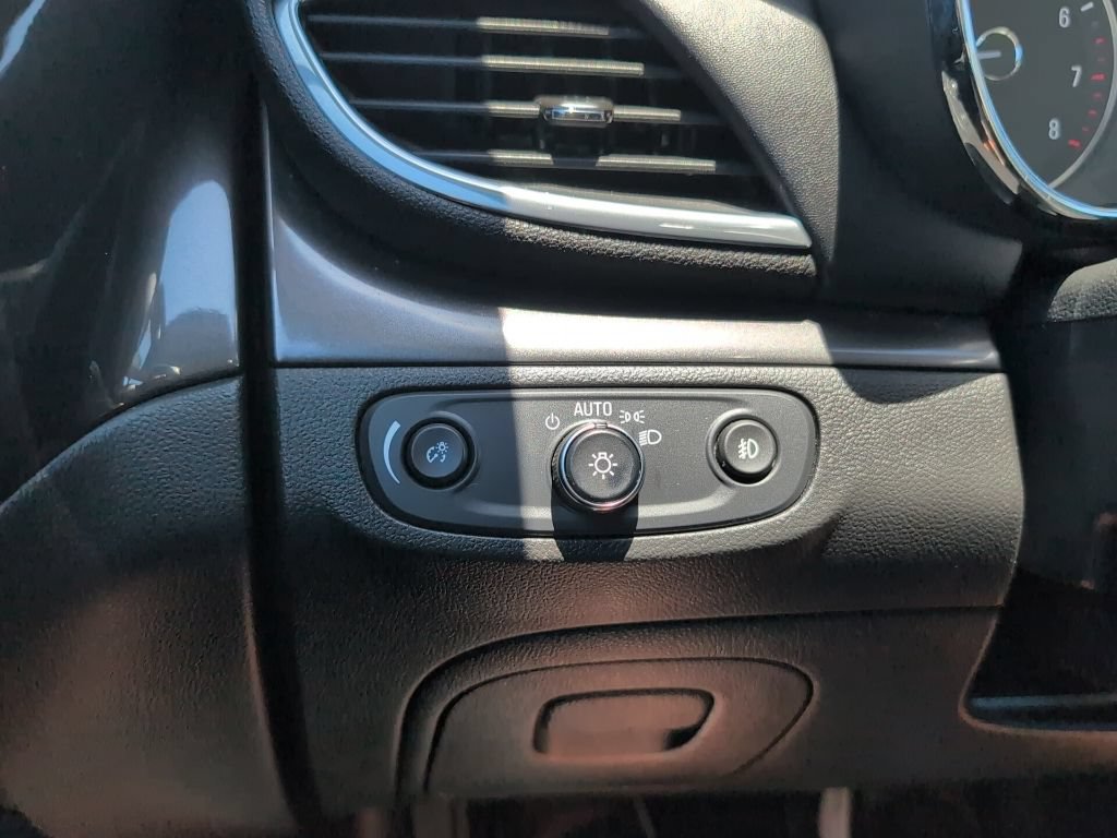 Used 2020 Buick Encore Sport Touring w/ Safety Package FWD image 22