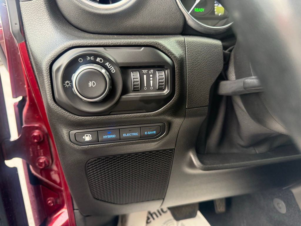 Used 2021 Jeep Wrangler Unlimited Sahara w/ Cold Weather Group AWD/4WD image 19