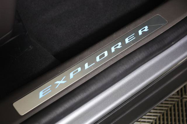 Certified 2023 Ford Explorer Platinum w/ Premium Technology Package AWD/4WD image 38