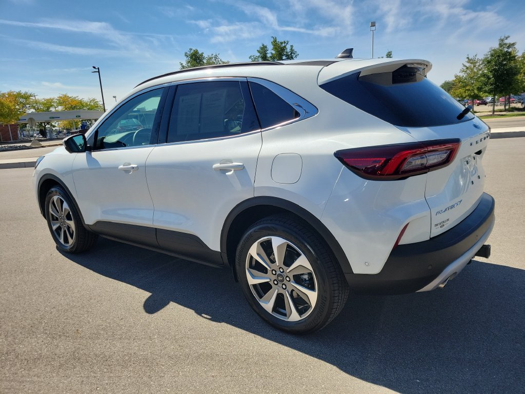 Certified 2023 Ford Escape Platinum w/ Premium Technology Package AWD/4WD image 3