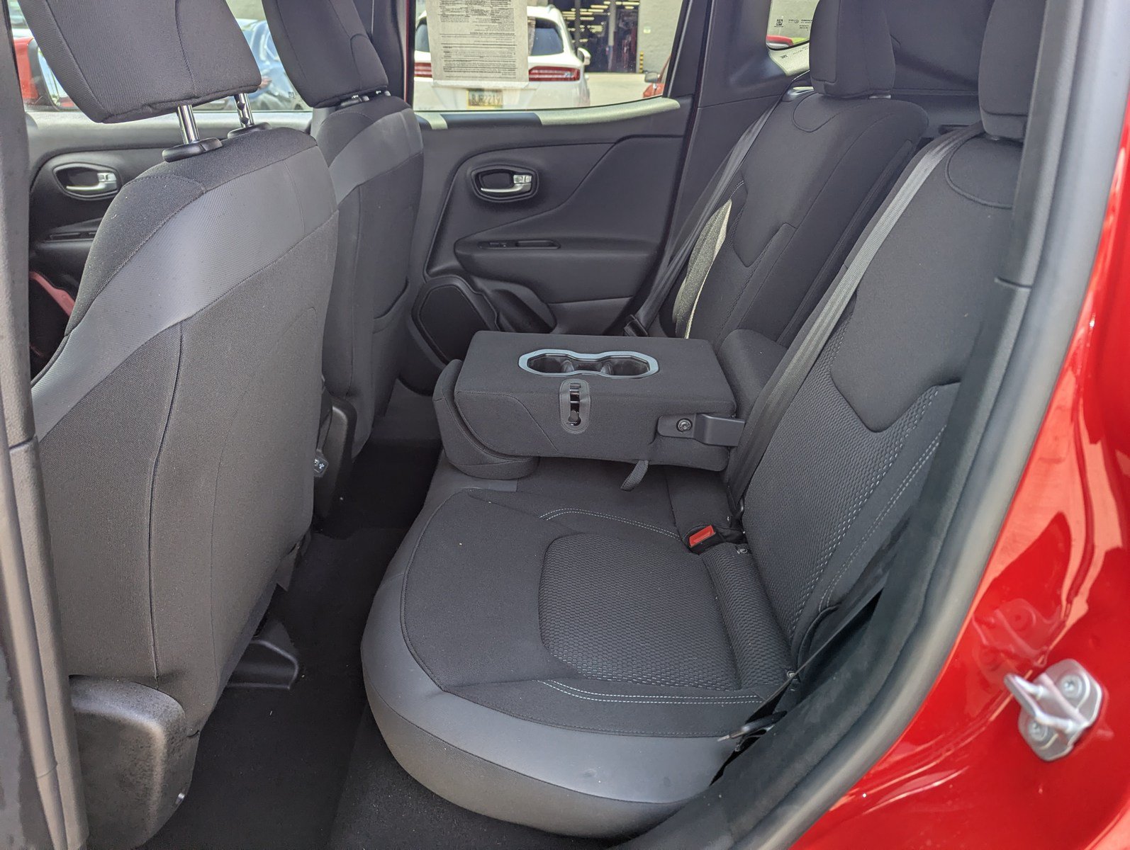 Used 2022 Jeep Renegade Latitude w/ Convenience Group AWD/4WD image 8