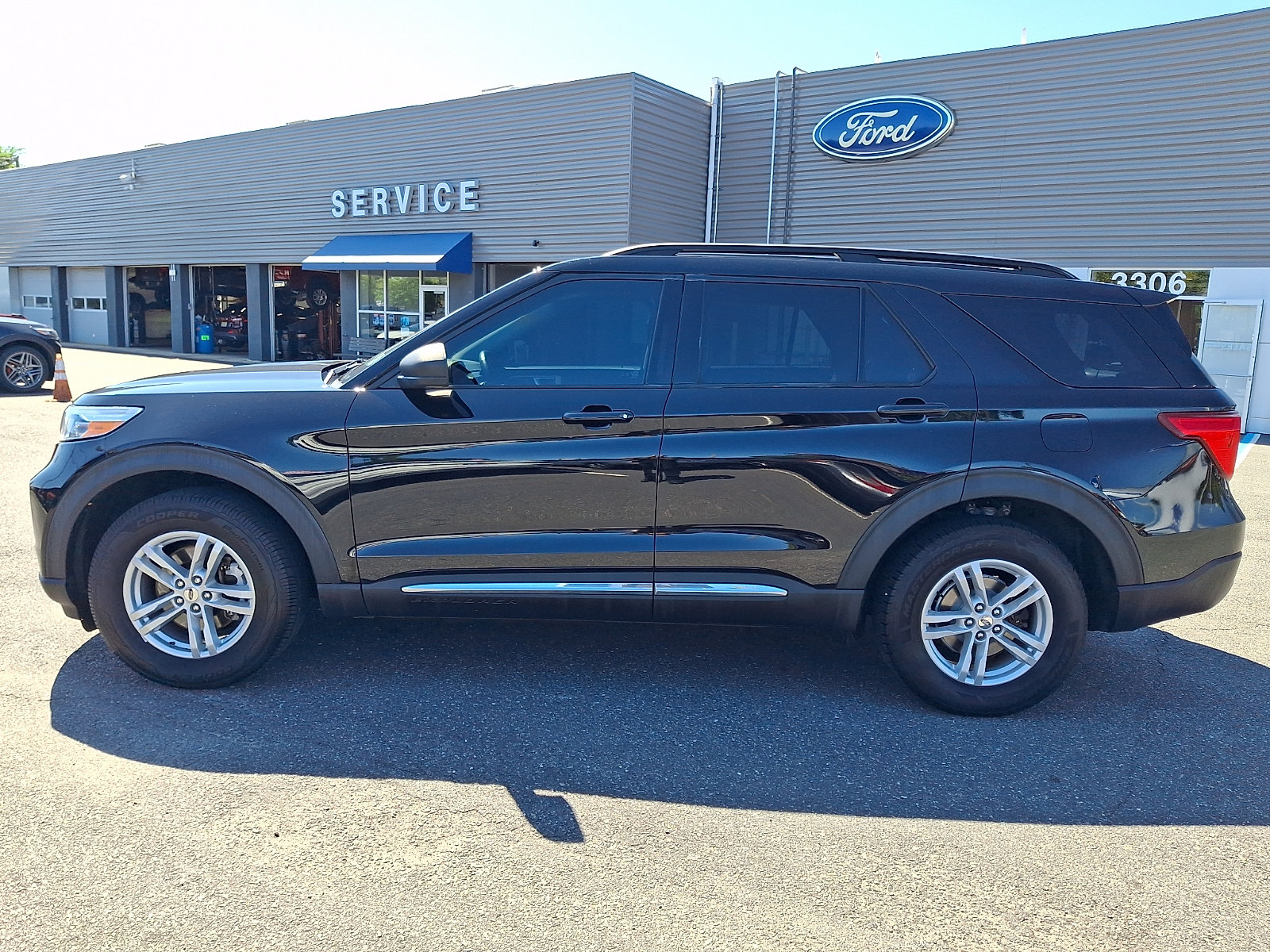Certified 2021 Ford Explorer XLT AWD/4WD image 6