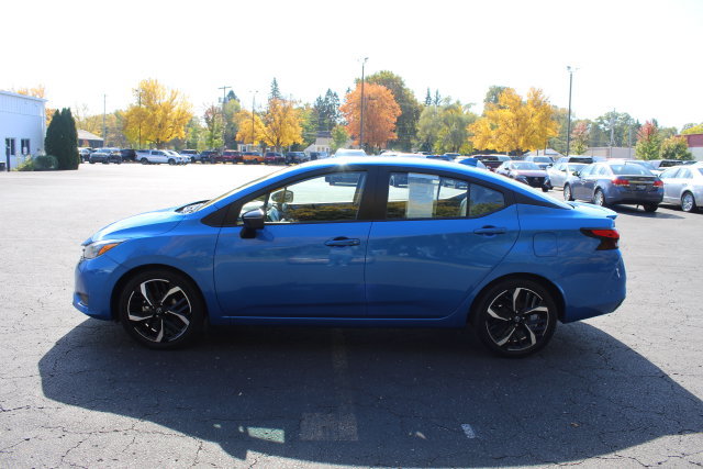 Used 2024 Nissan Versa SR FWD image 8