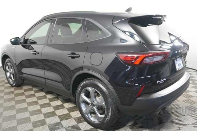 Certified 2025 Ford Escape ST-Line AWD/4WD image 5