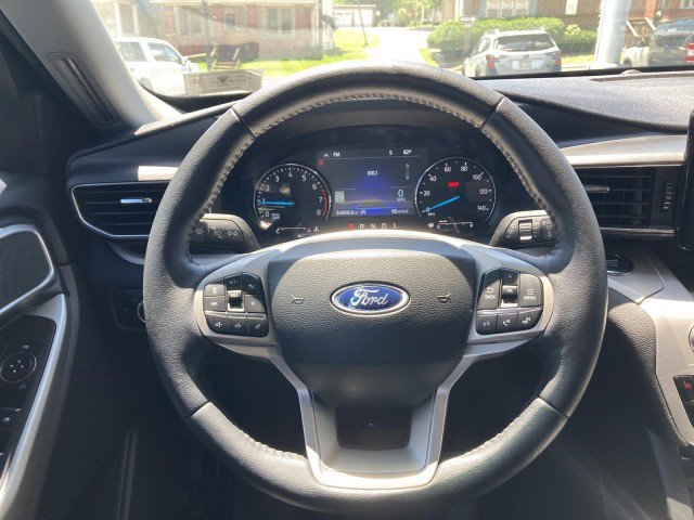 Certified 2023 Ford Explorer XLT w/ Equipment Group 202A AWD/4WD image 10