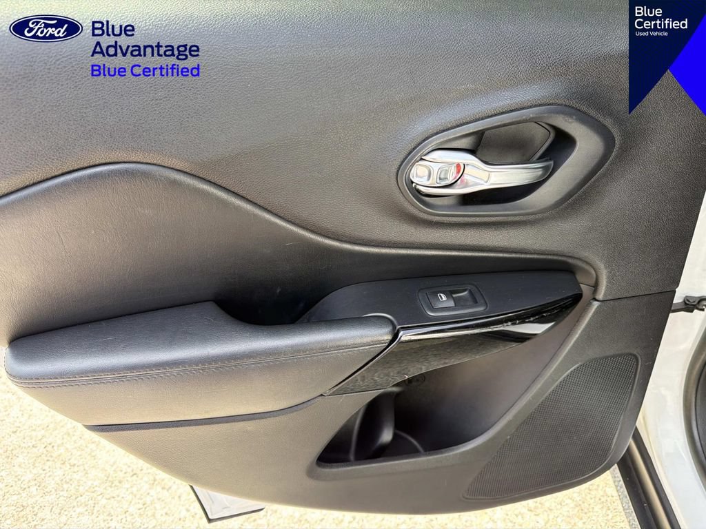 Used 2020 Jeep Cherokee Latitude Plus FWD image 11