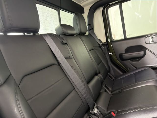 Used 2023 Jeep Gladiator Sport image 18