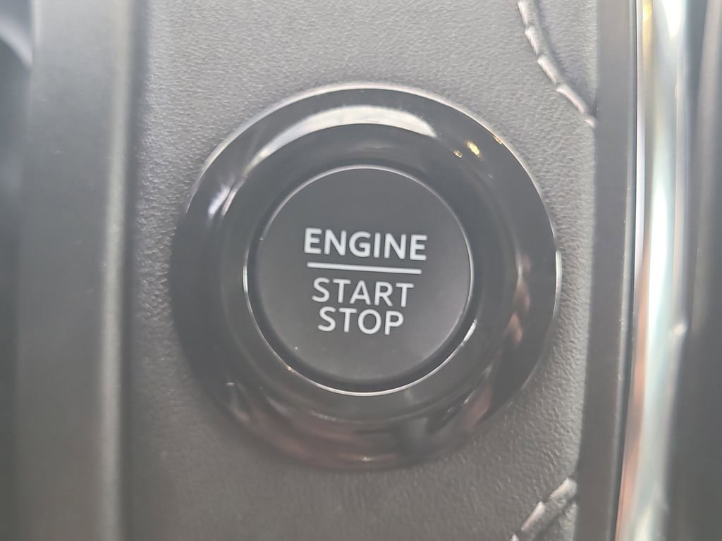 Certified 2025 Ford Expedition Platinum image 29