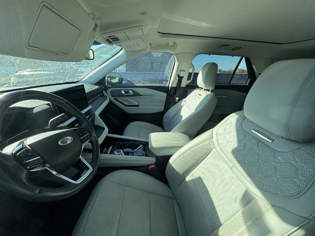 Certified 2025 Ford Explorer Platinum w/ Ultimate Package AWD/4WD image 5