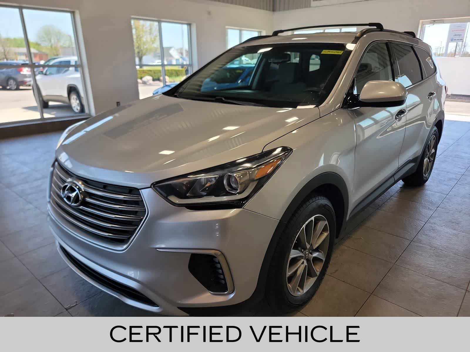 Used 2018 Hyundai Santa Fe SE w/ Cargo Package AWD/4WD image 1