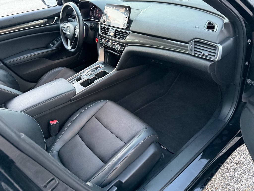 Used 2018 Honda Accord Sport image 18