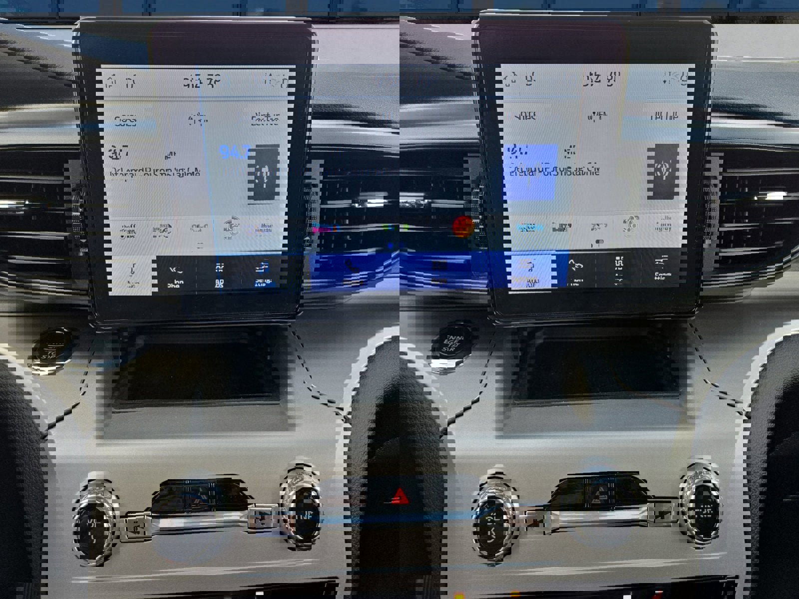 Certified 2022 Ford Explorer XLT image 18