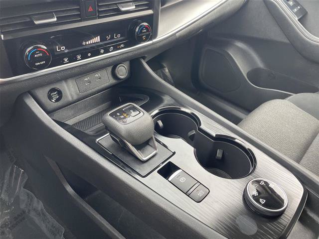 Used 2024 Nissan Rogue SV AWD/4WD image 29