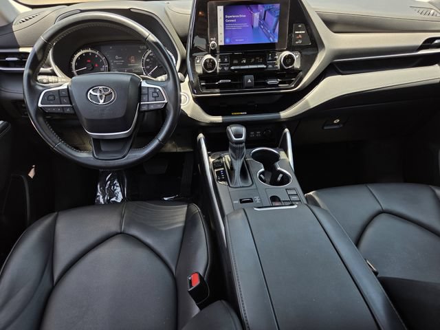 Used 2023 Toyota Highlander XLE FWD image 8